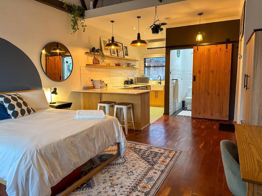 Apartment Orange Blossom